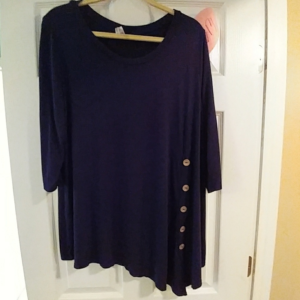 42 Pops Navy blue top